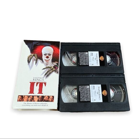 VINTAGE 1994 Stephen King’s IT VHS Horror Movie Film 2 Tapes Clowns 1990 - Picture 1 of 6